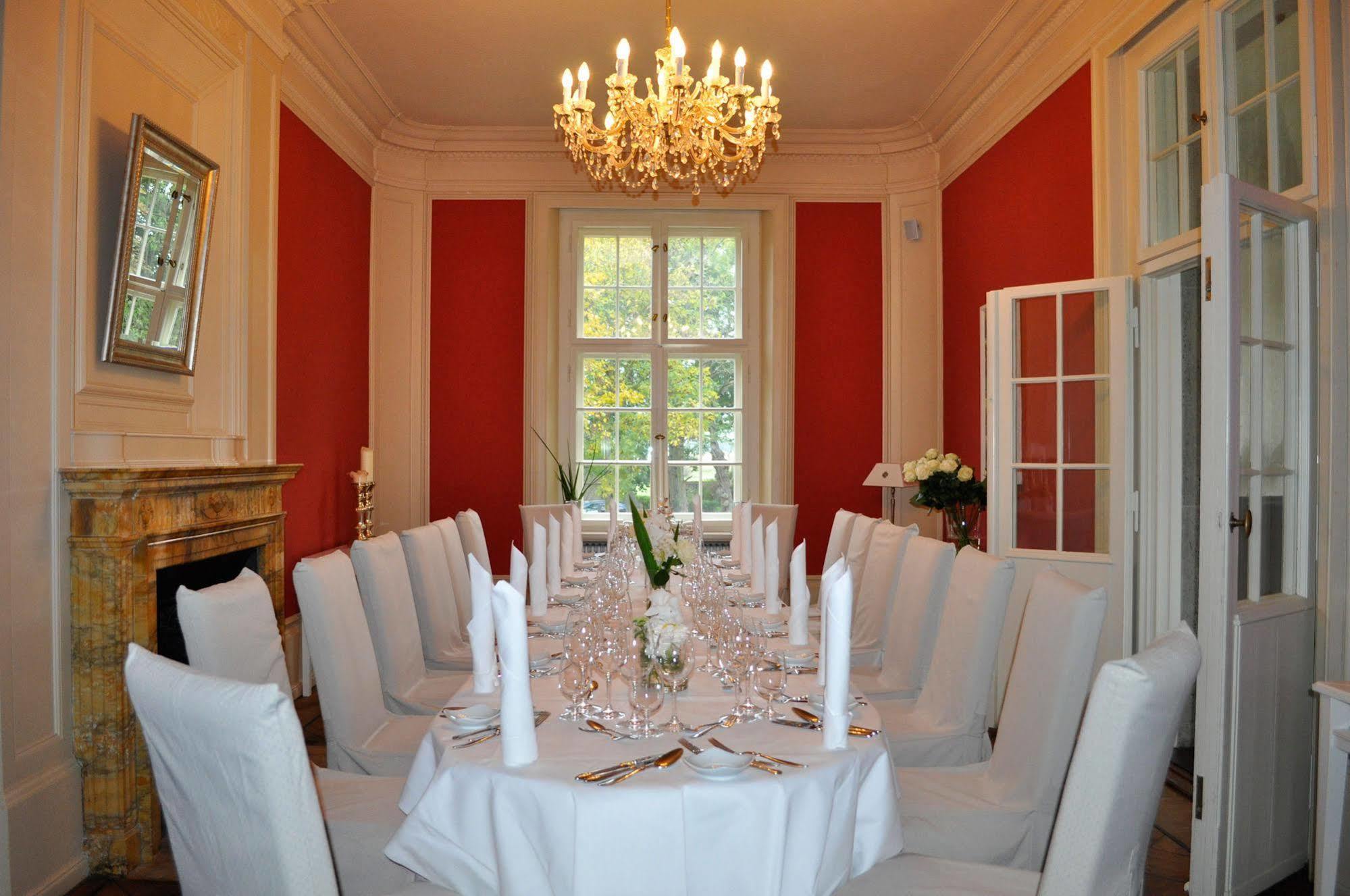 Schloss Kartzow Potsdam Luaran gambar